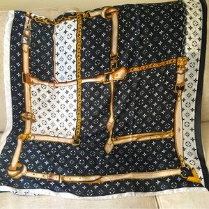 Vintage Women’s XLarge Shawl/Scraf Great Price